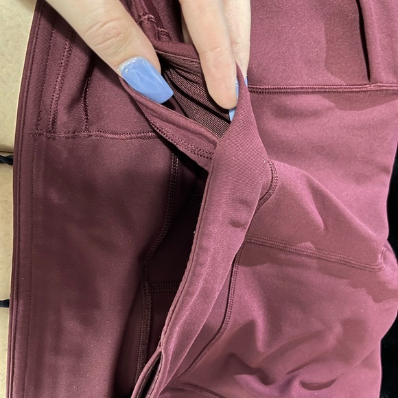 Lululemon women’s legging - size 6 - Picture 4 of 9